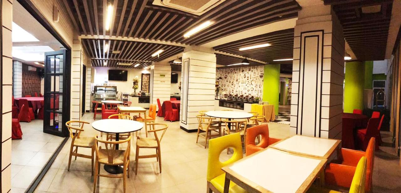 Maxonehotels.Com At Vivo פאלמבאנג מראה חיצוני תמונה